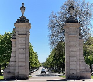 Porte des allées du parc