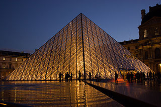 Pyramide du Louvre