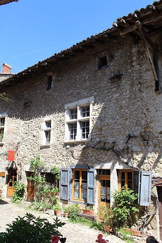 Maison Gerlier et remparts qui en dépendent