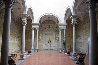 Chiostro dello Scalzo