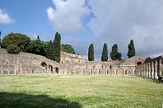 Quadriportico dei Teatri