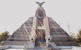 Monumento a la Raza