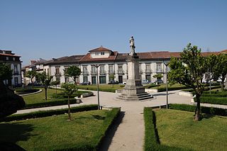 Praça Mouzinho de Albuquerque