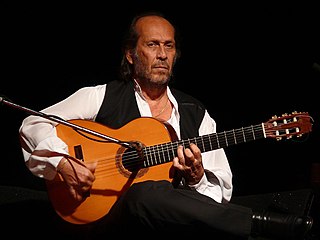 Estatua de Paco de Lucia