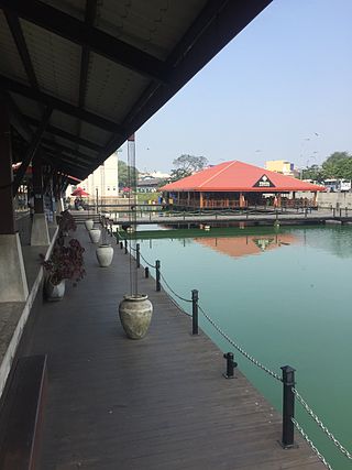 Pettah Floating Market