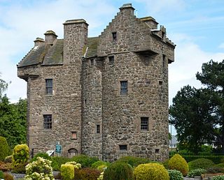 Claypotts Castle